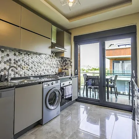 Flat W Shared Pool And Balcony 8 Min To *