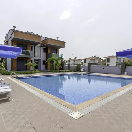 Flat W Shared Pool And Balcony 8 Min To Villa