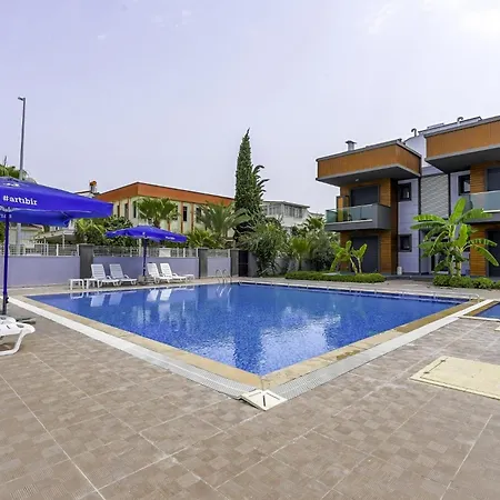 Flat W Shared Pool And Balcony 8 Min To Villa